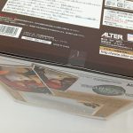 外箱の底面の拡大。バーコードと発売元の表記
