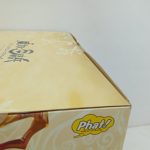 外箱の上面のロゴとPhat!のマークの拡大
