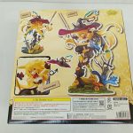 外箱の背面。フィギュアの写真と注意書き