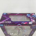 箱の上面。窓と KLAN KLANG ARMORED VER. の表記