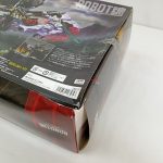 外箱の裏面を斜めから見た様子