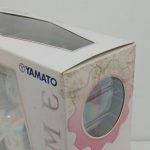 外箱の上面の窓とYAMATOのロゴ