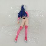 フィギュアの全身背面