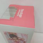 外箱を斜めから写した上面と側面