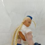 フィギュアの顔と三つ編みの拡大
