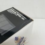 外箱の側面。『CAMMY from STREET FIGHTER ZERO3 Authentic White ver.』の文字と窓