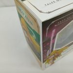 外箱の角の拡大。スレと汚れ