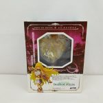 外箱の背面。窓越しのフィギュアの背面とミラのイラスト