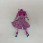 フィギュア本体の背面。コートの裾が広がった姿
