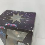 外箱の上面。星の形の窓と『TOUSHIRO HITSUGAYA』の文字