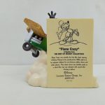 フィギュアの背面。『Plane Crazy』の説明文と4002345の表記