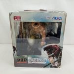 外箱の正面。窓から見える白ひげのフィギュアと『Excellent Model LIMITED』の表示