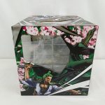 外箱の側面。刀を構えたゾロ十郎の絵と桜の模様