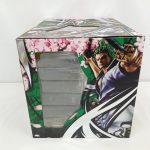外箱の反対側の側面。刀を持つゾロ十郎の絵