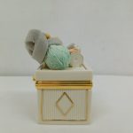 小物入れを斜めから写したもの