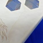 外箱の側面のイラストとシミ