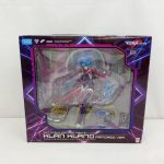 外箱の正面。『KLAN KLANG ARMORED VER.』の文字と窓から見えるフィギュア