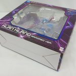 外箱を斜めから写した正面と底面
