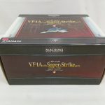 外箱を正面から見た様子。『VF-1A with Super & Strike parts』の文字