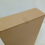 輸送箱の側面と封のテープ
