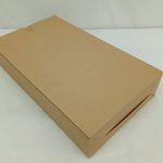 輸送箱を斜めから
