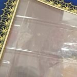 窓の透明シートの拡大